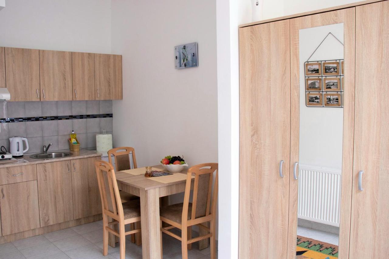 Nilena Apartmani Semêndria Exterior foto